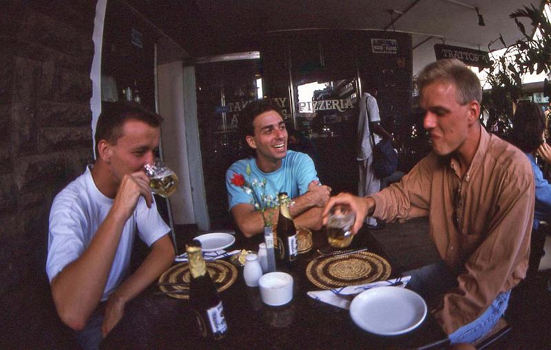 WT 1400 223-27 Kenya Jan Jeff Kevin Nairobi.jpg